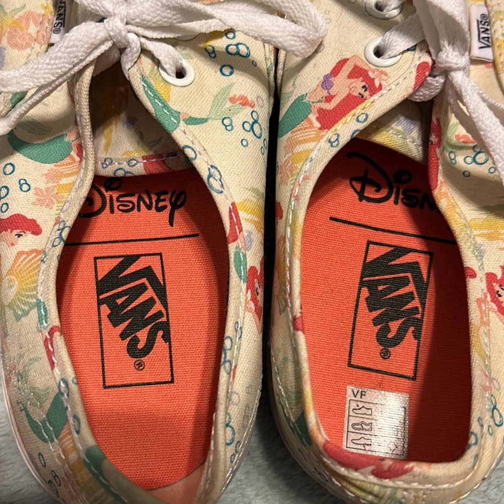 Vans Authentic -Disney Ariel' Sneaker size 7.5 limited edition collaboration - Picture 4 of 6